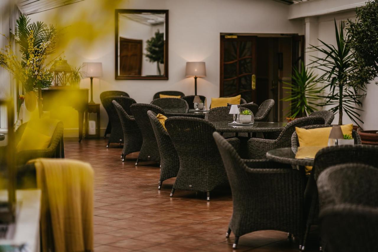 Rowton Hall Hotel And Spa Chester Exterior foto