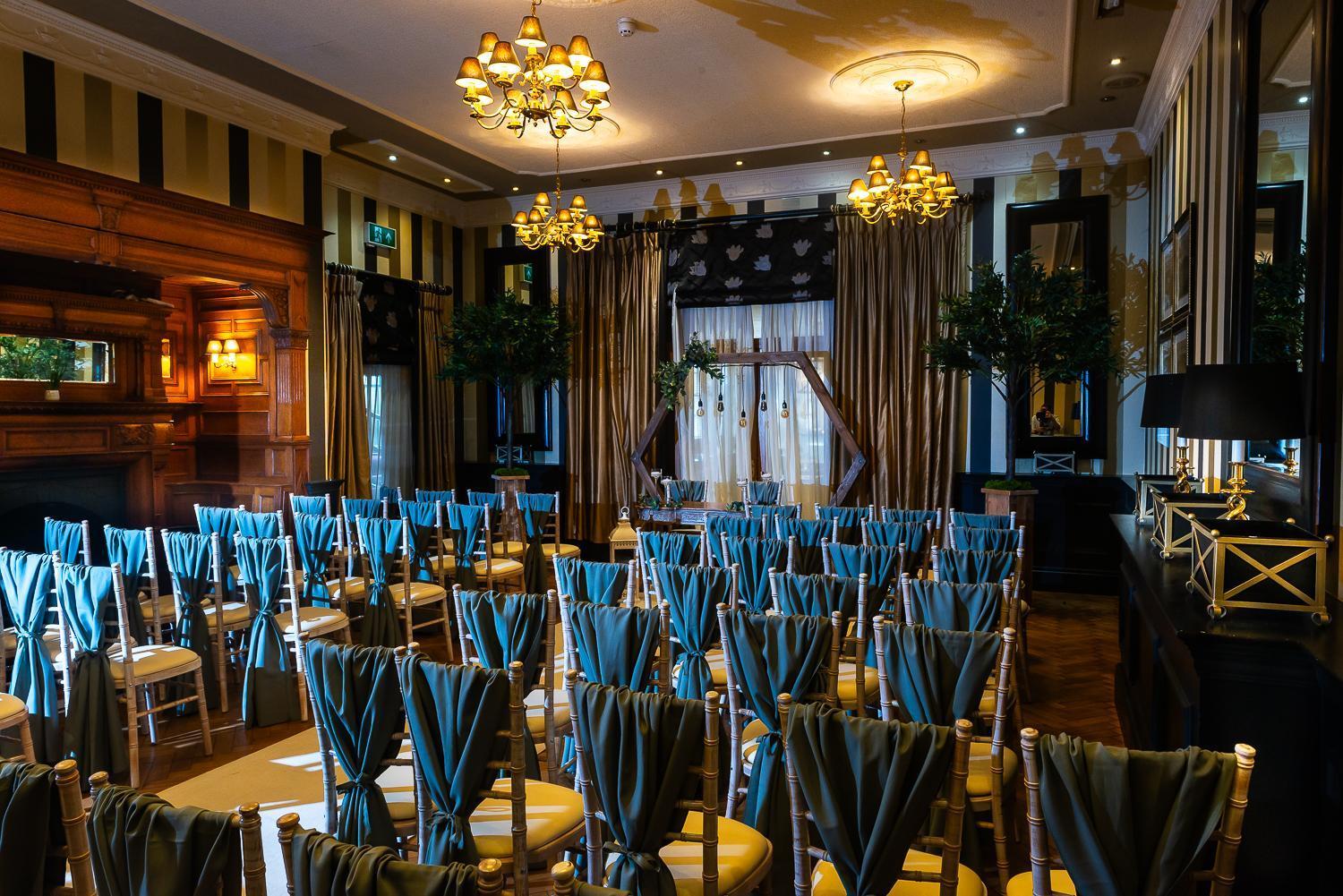 Rowton Hall Hotel And Spa Chester Exterior foto