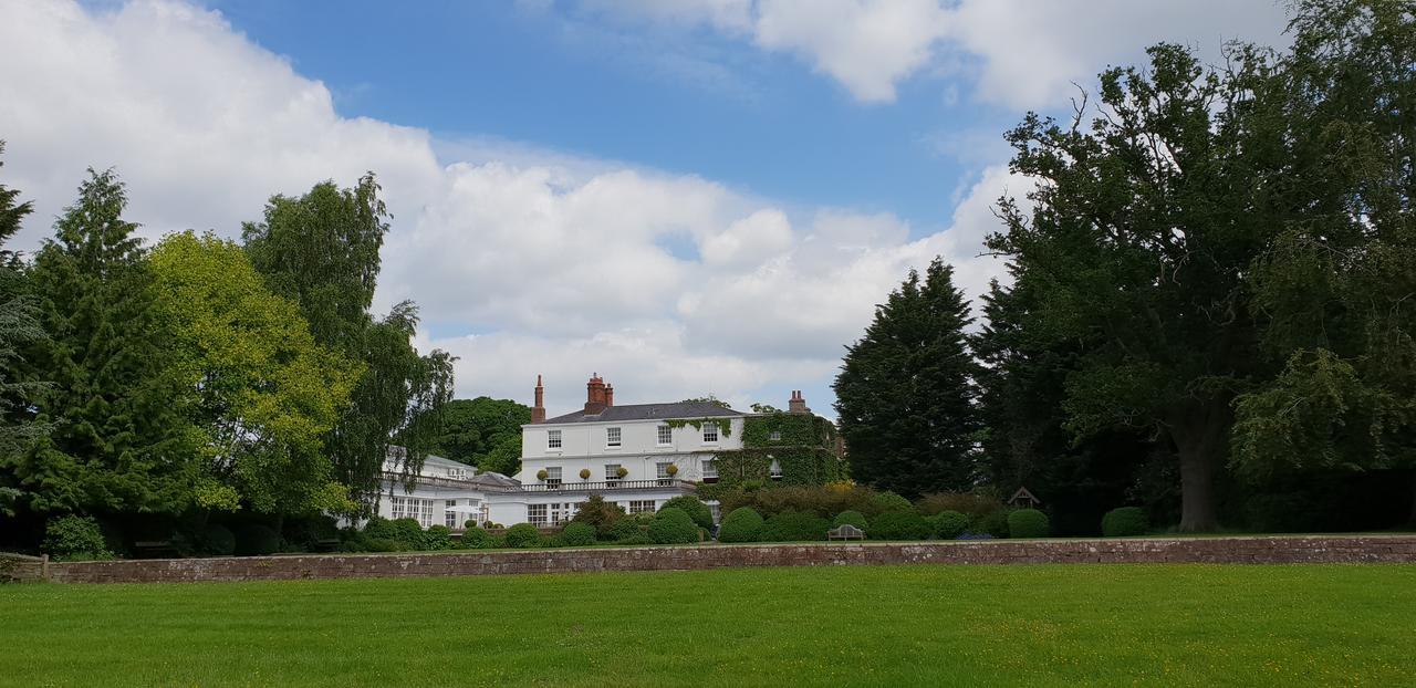 Rowton Hall Hotel And Spa Chester Exterior foto